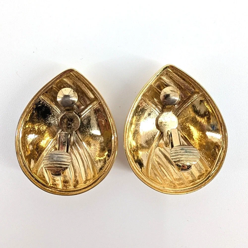 Vintage Geometric Enamel‎ Clip-On Earrings Gold Tone Black Cream Teardrop 80s